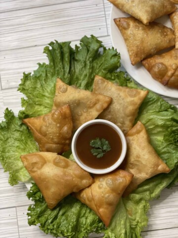 Minced beef samosa